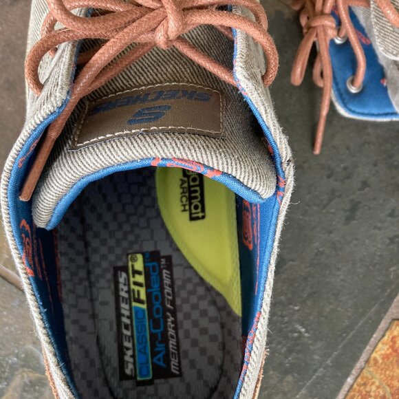 SKECHERS Men Shoes, size US 10.5, Beige Color - Picture 7 of 9